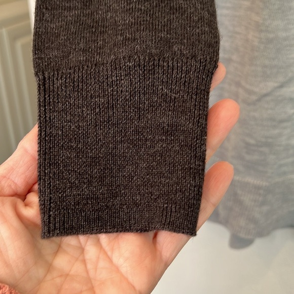 Ann Taylor Merino Wool V Neck Sweater - Picture 5 of 9